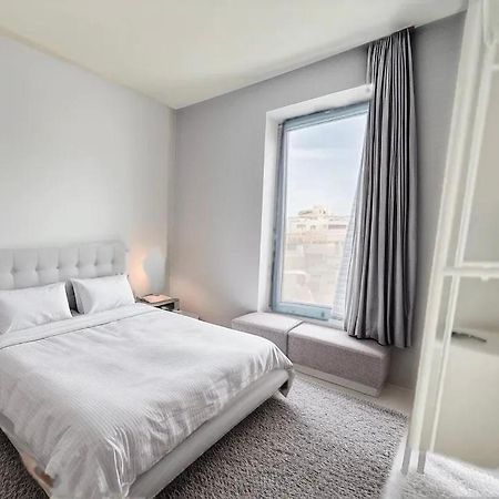 Station 64 A4 Charleroi-Airport Apartment ภายนอก รูปภาพ